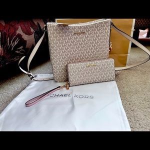 Michael Kors set!❤️